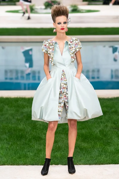 Look 22